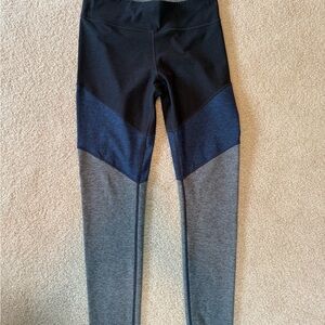 Outdoor Voices Colorblock Leggings Size M
